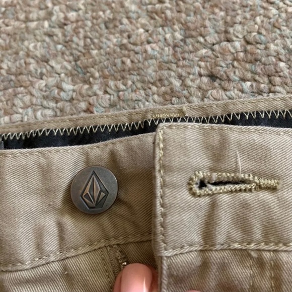 Volcom shorts - Picture 2 of 6